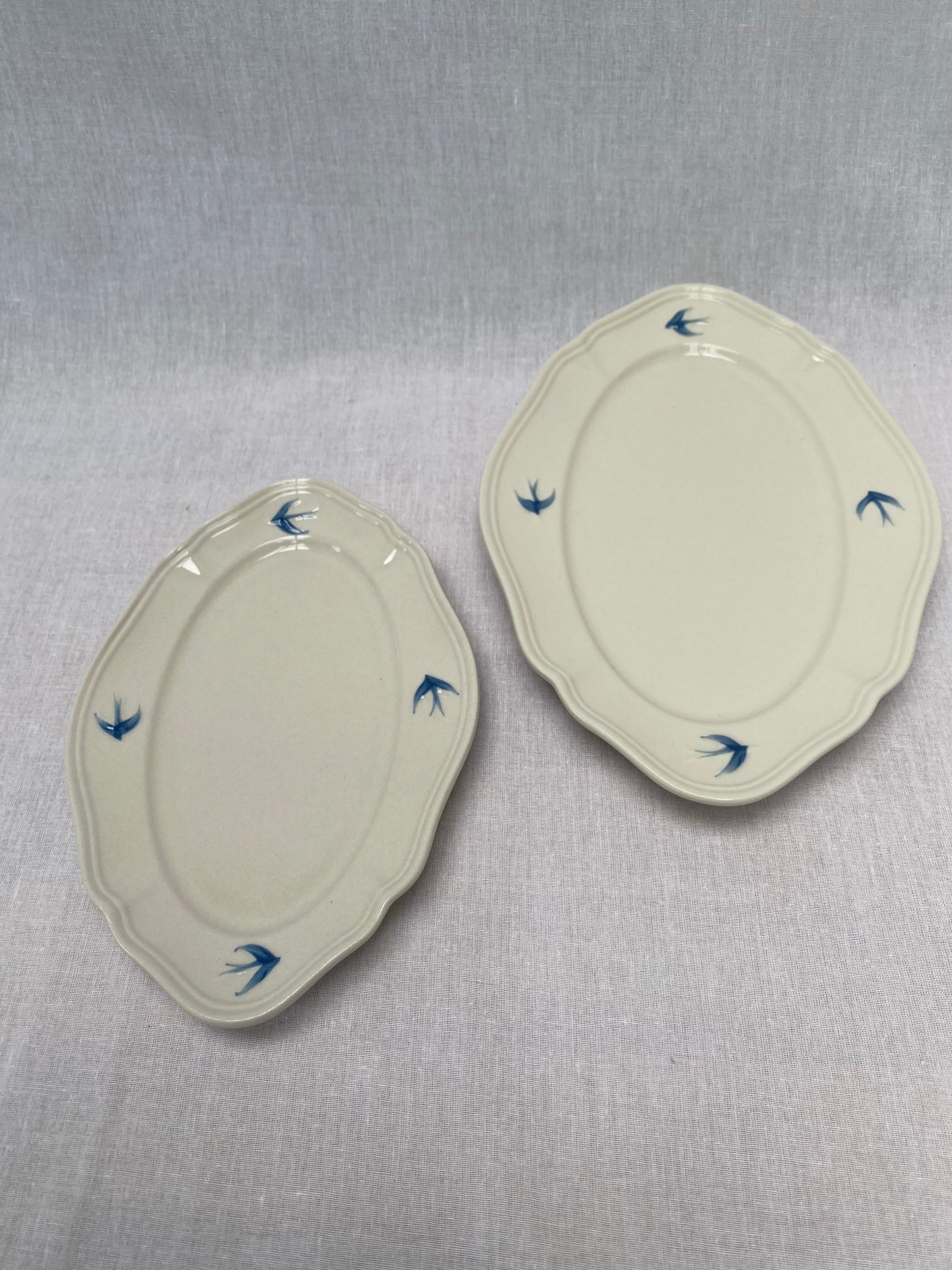 Swallow serving plate