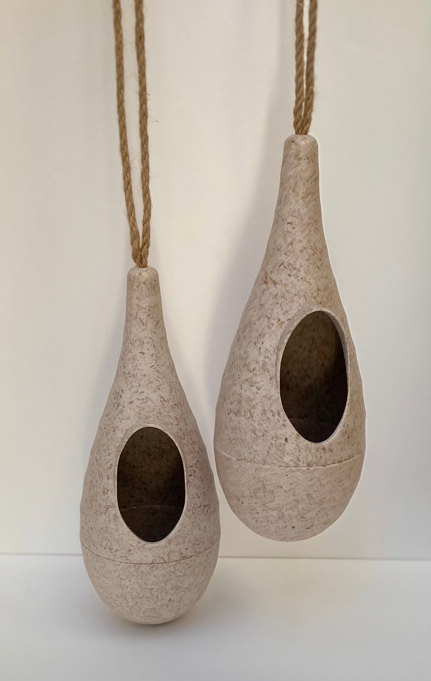 Hanging Bird Pod