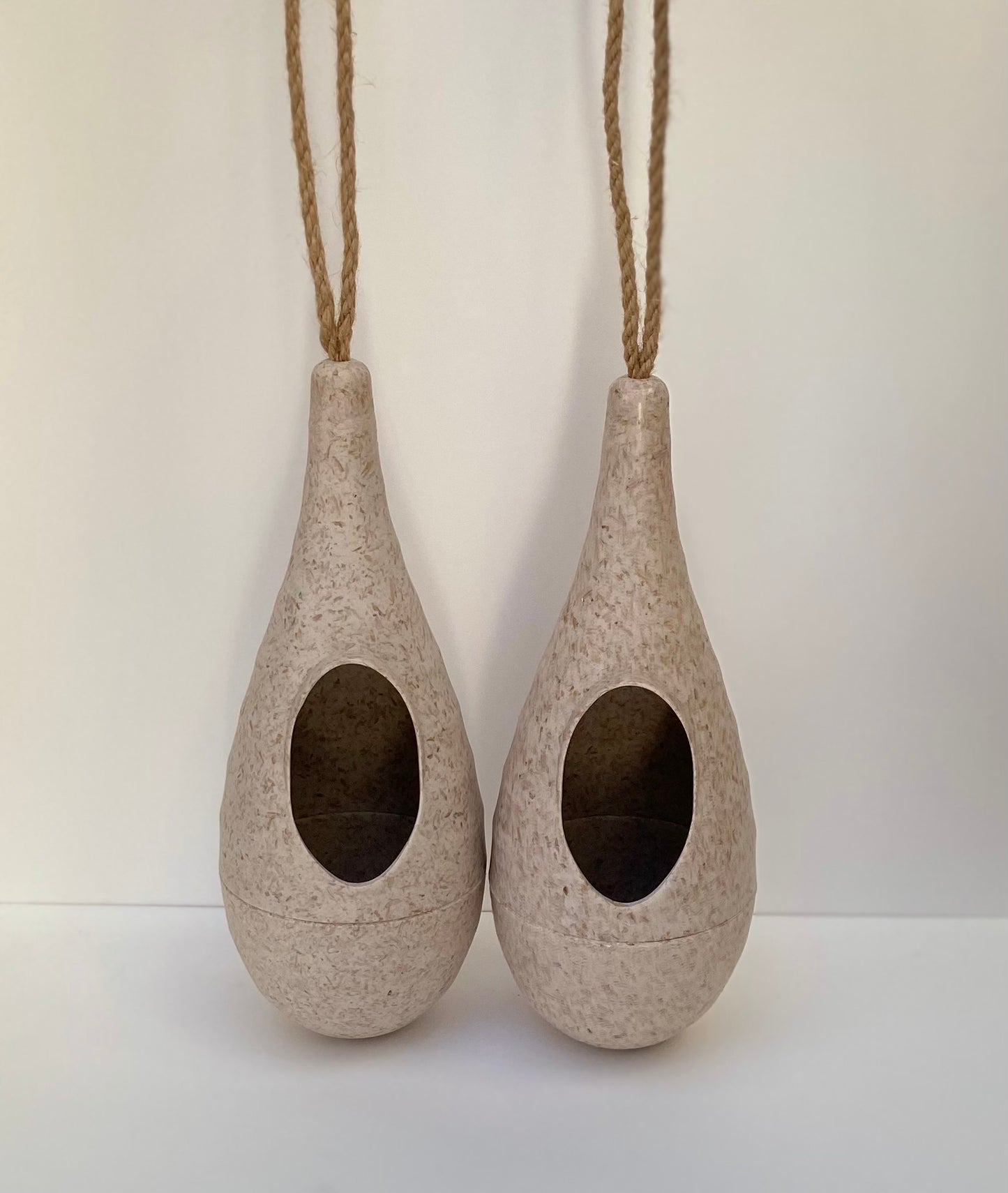 Hanging Bird Pod
