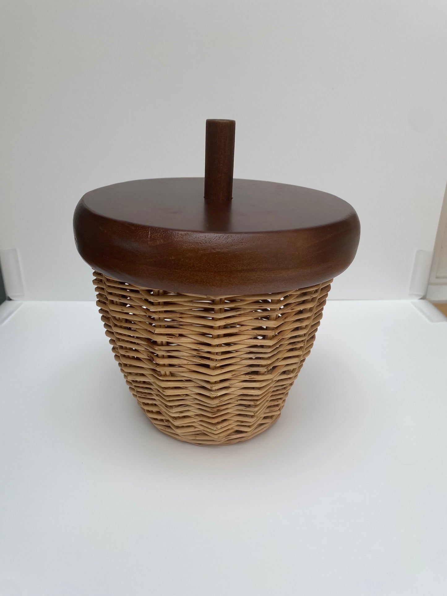 Acorn Storage Pot