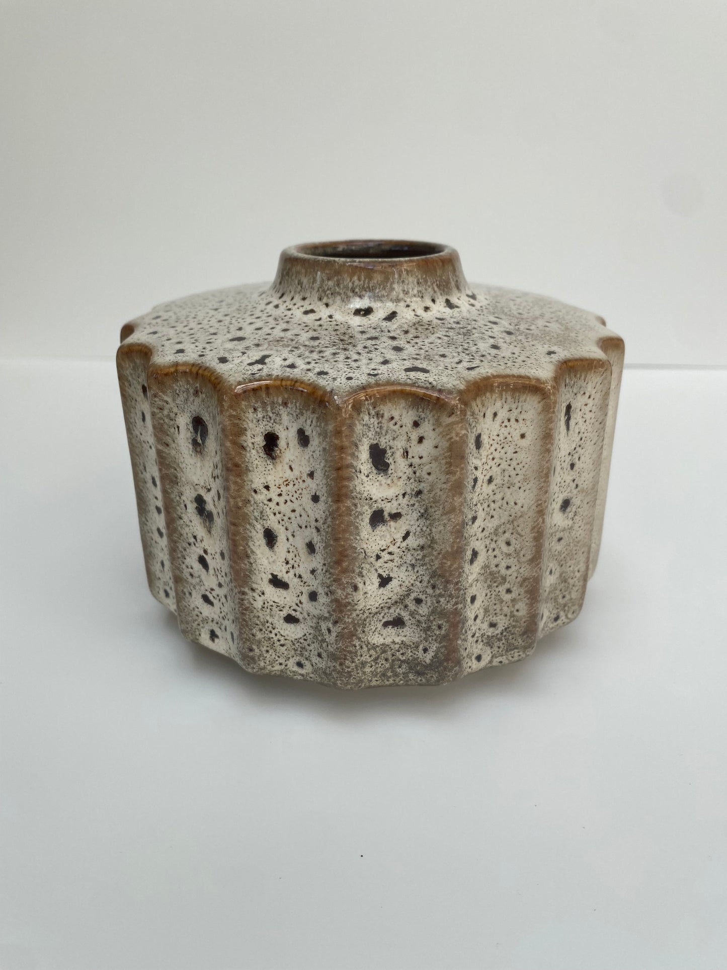 Coggy Vase