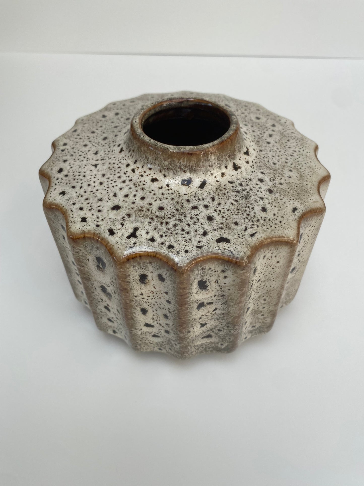 Coggy Vase