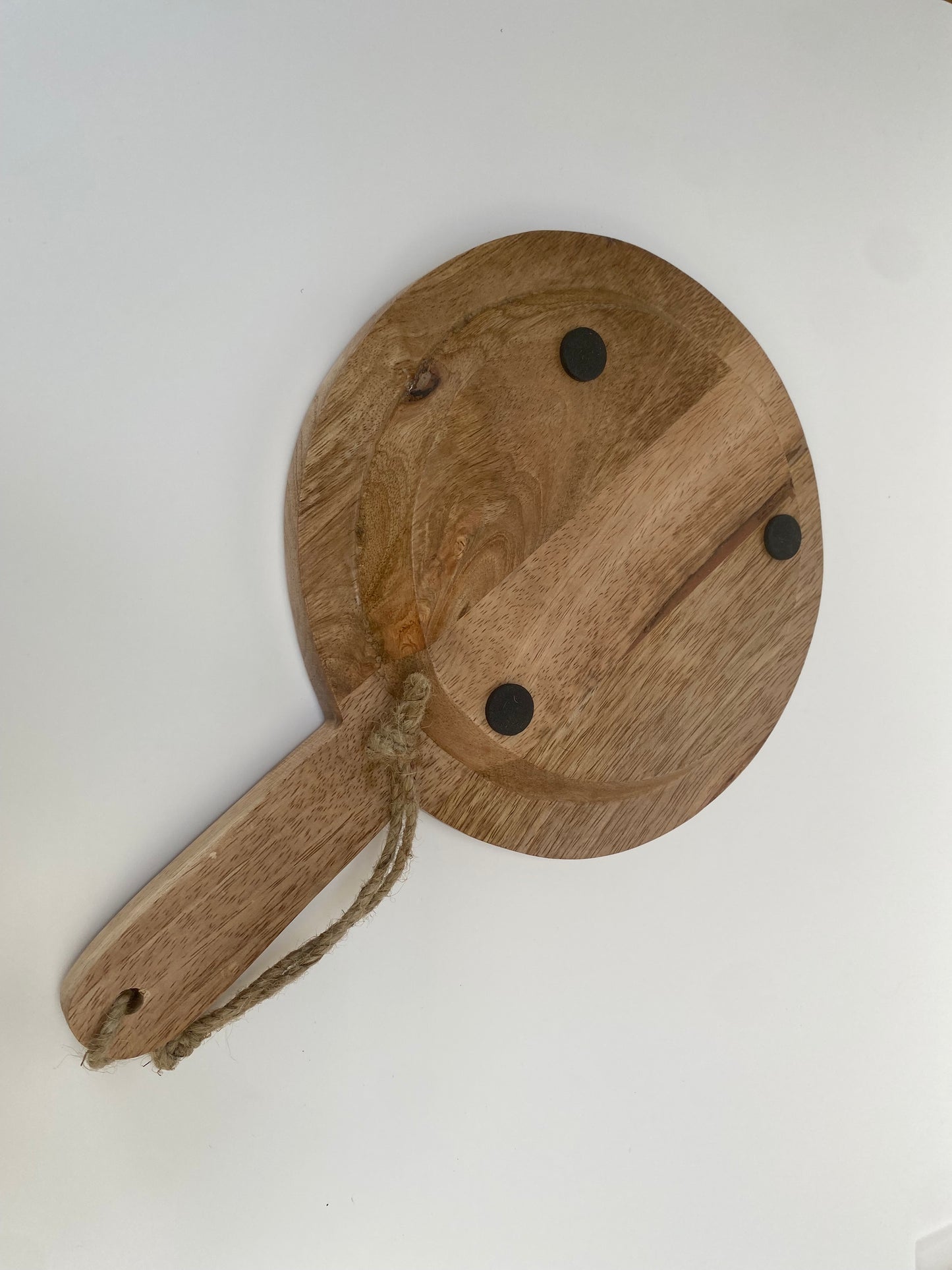 Circular serving board