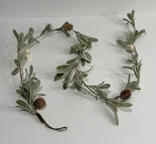 Pale Green Leaf Garland With Pinecone