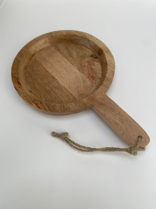 Circular serving board